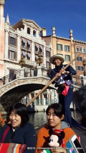 Venetian Gondolas di Tokyo DisneySea