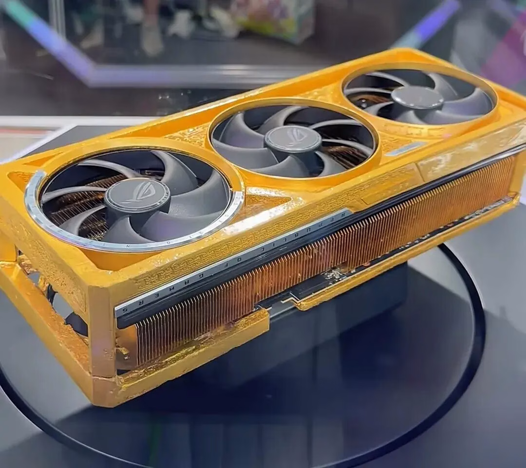 ASUS Perkenalkan ROG Astral RTX 5090 Real Gold Edition — GPU Seharga Emas, Berat 5 Kg!