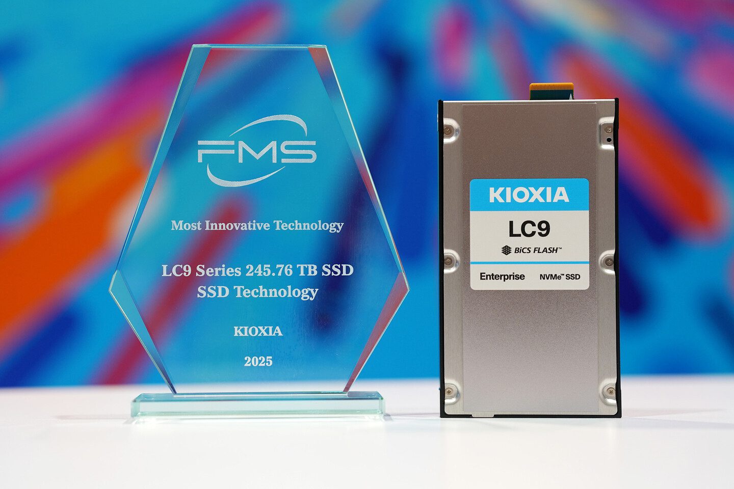 Kioxia LC9 Series 245,76 TB Dinobatkan “Best of Show” di FMS 2025