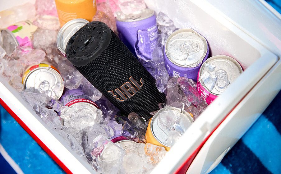 JBL Luncurkan Grip: Speaker Portable Ultra-Ringan dengan Dukungan Auracast