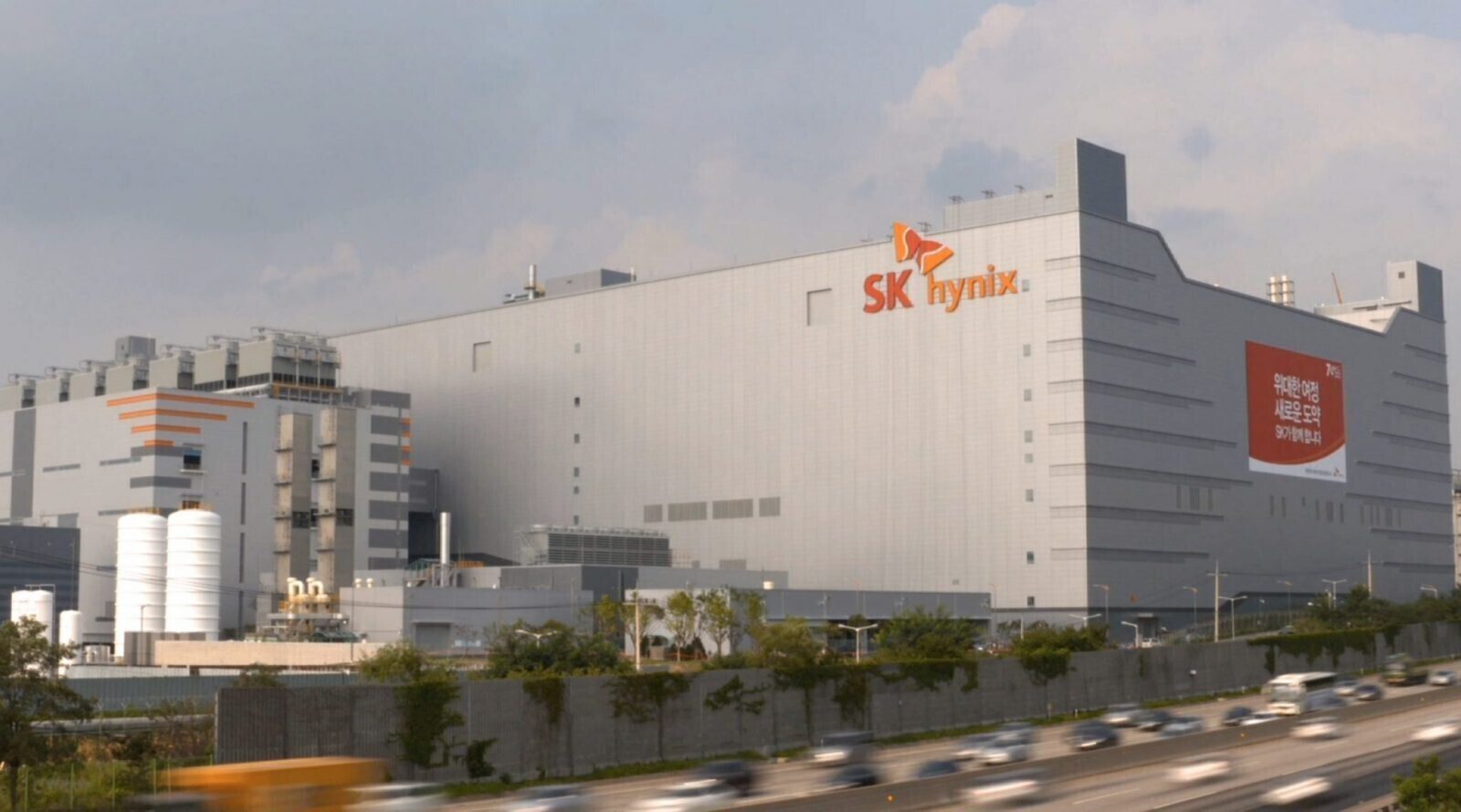 SK hynix Hadirkan Proses High NA EUV Pertama di Dunia untuk Produksi DRAM Komersial