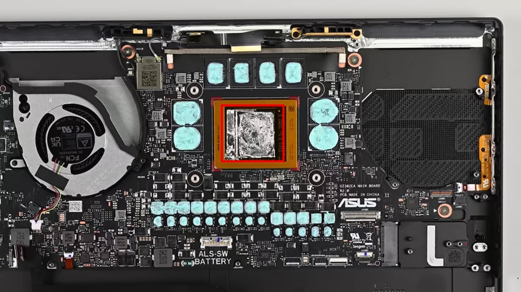 ASUS ROG Flow Z13 teardown 1